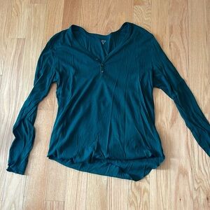 Dark green Old Navy long sleeve t shirt, size XL